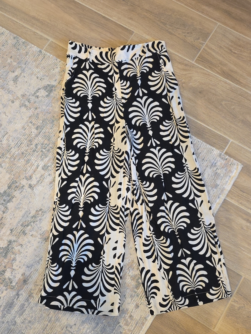 Rachel Zoe Black and Cream Print Pants
